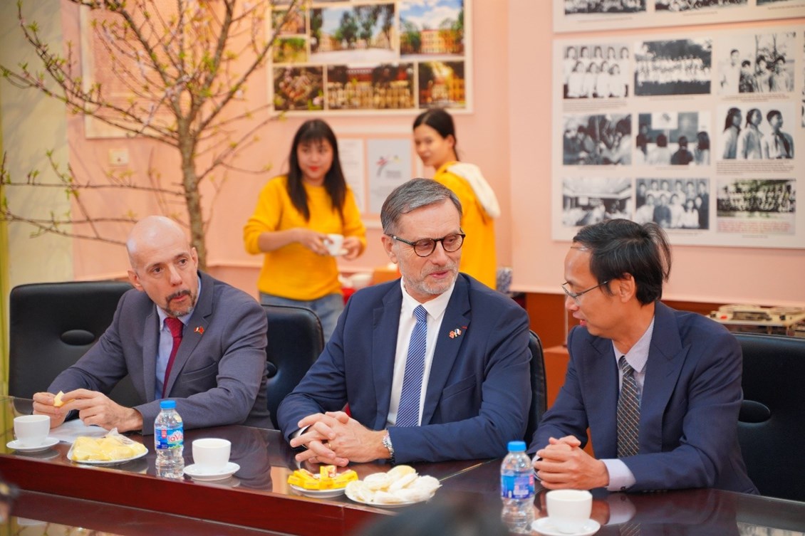 Nhấn vào ảnh để phóng to