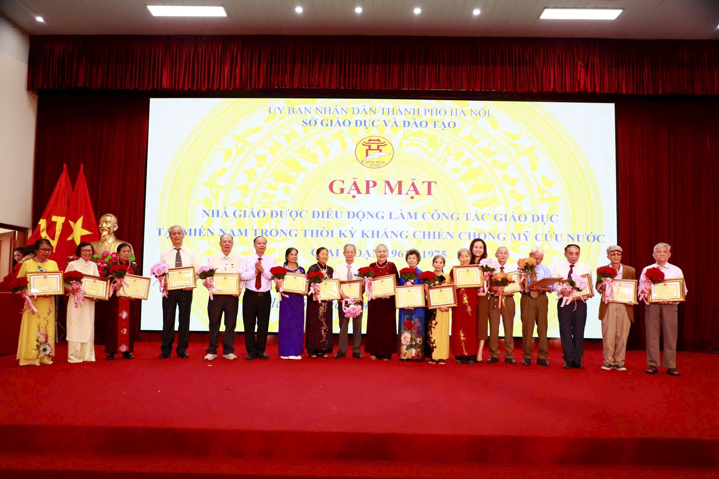 Nhấn vào ảnh để phóng to 2404-gap-mat-nha-giao-di-b7.jpg?w=1130